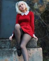 Maggie Mcgehee สาวเซ็กซี่จากเมืองแดลลัส หาเลี้ยงตัวเองจากการแต่ง