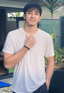 แจกวาร์ป เจ เก้านิ้ว